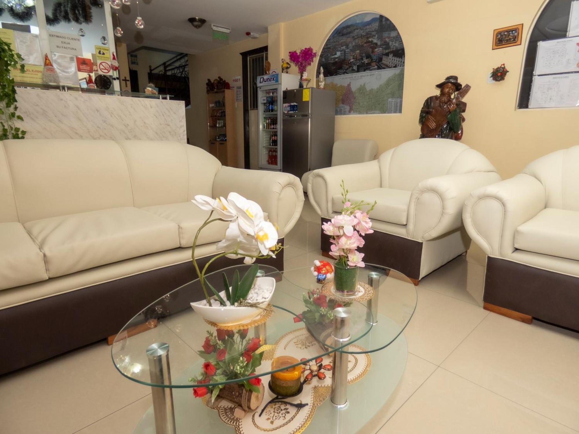 קיטו Hotel El Ejido מראה חיצוני תמונה