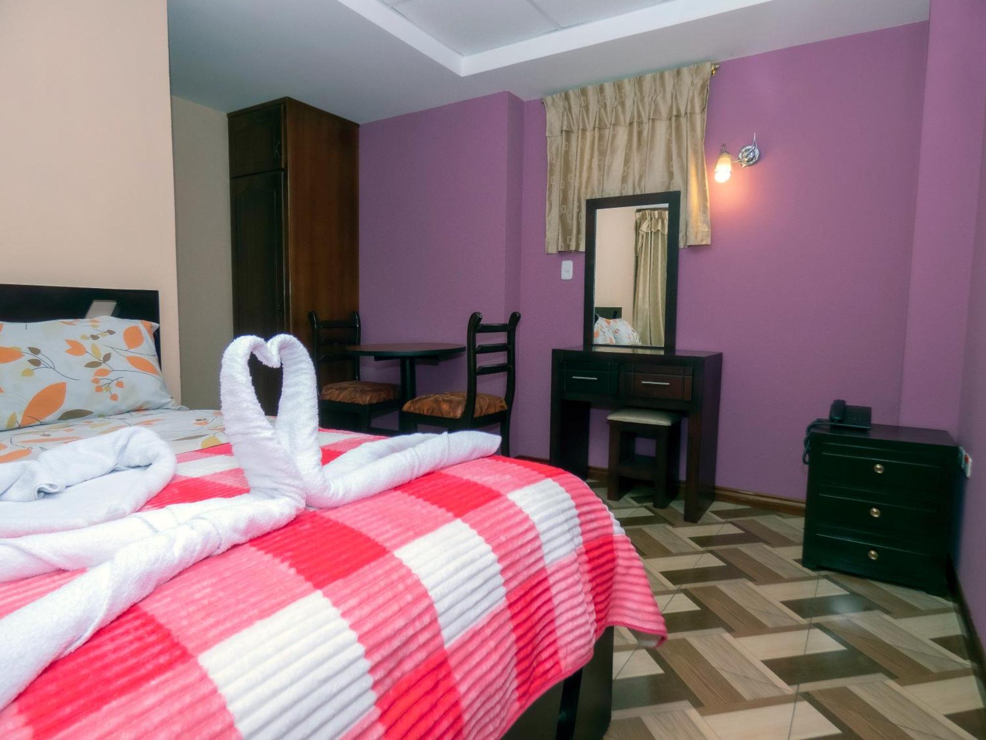 קיטו Hotel El Ejido מראה חיצוני תמונה