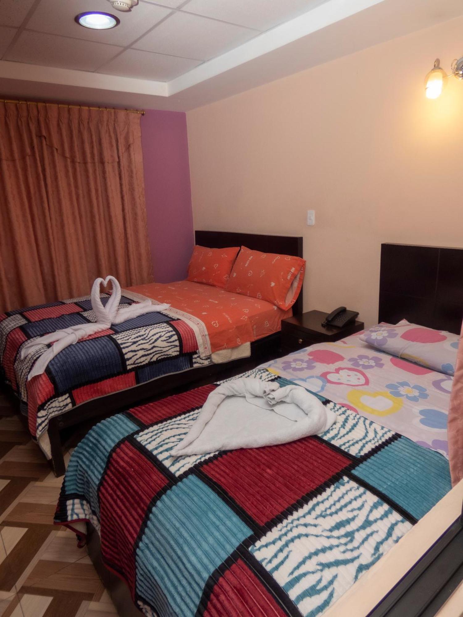 קיטו Hotel El Ejido מראה חיצוני תמונה
